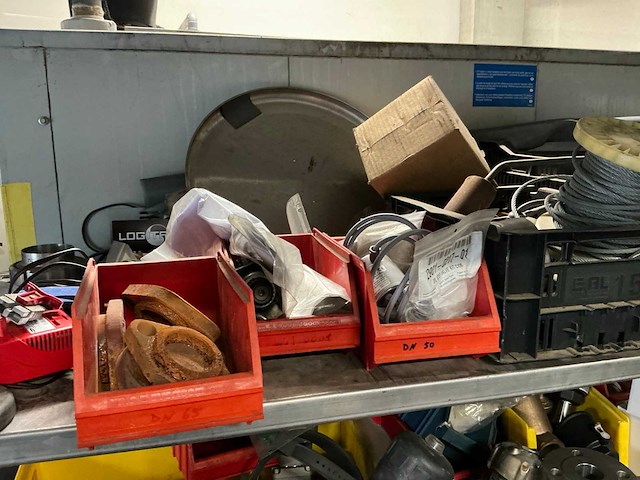 Grote partij divers machine toebehoren en diversen - afbeelding 30 van  32