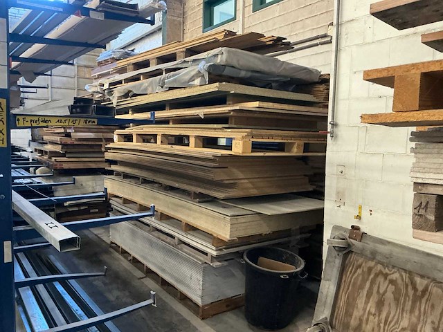 Grote partij divers plaatmateriaal - afbeelding 1 van  3