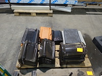 Grote partij divers toebehoren dakwerken - afbeelding 1 van  7