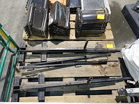 Grote partij divers toebehoren dakwerken - afbeelding 2 van  7