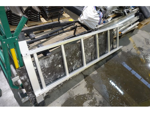 Grote partij divers toebehoren dakwerken - afbeelding 3 van  7