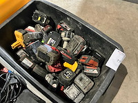 Grote partij diverse accu’s - afbeelding 3 van  3