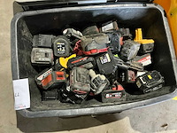 Grote partij diverse accu’s - afbeelding 2 van  3