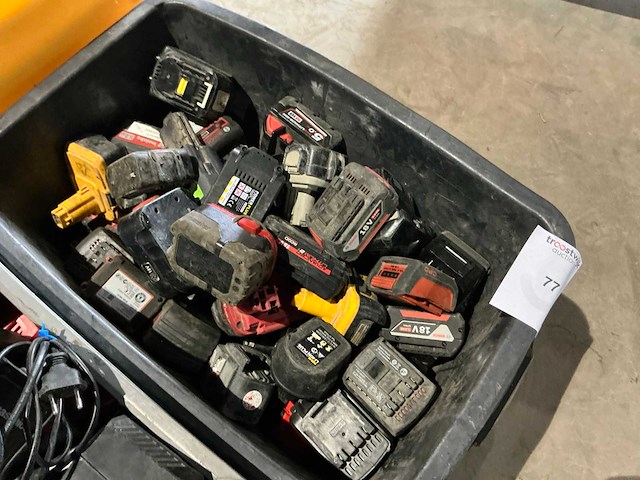 Grote partij diverse accu’s - afbeelding 3 van  3