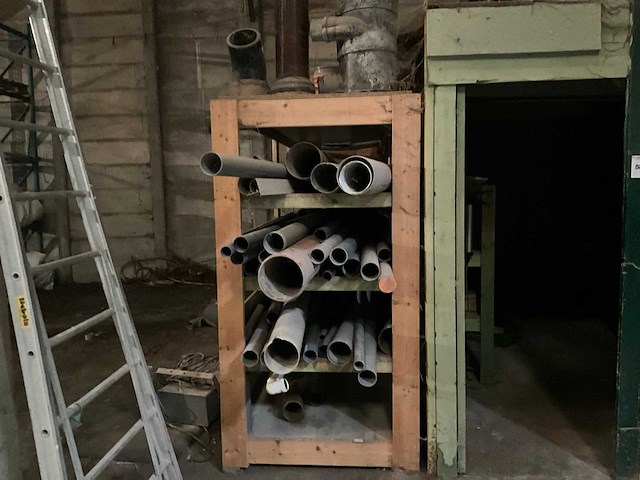 Grote partij diverse afvoerbuizen pvc - afbeelding 1 van  2