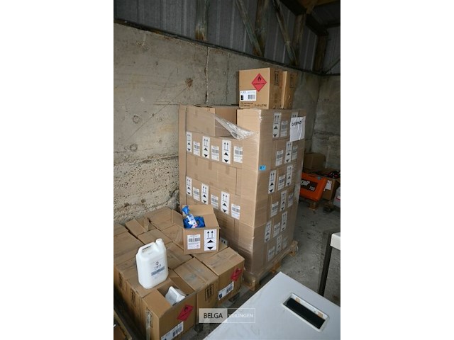Grote partij diverse alcohol handgel - afbeelding 1 van  7