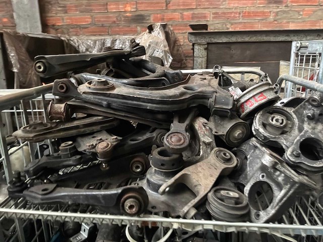 Grote partij diverse auto-onderdelen - afbeelding 4 van  19