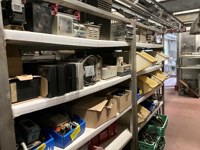 Grote partij diverse bevestigingsmaterialen - afbeelding 9 van  9
