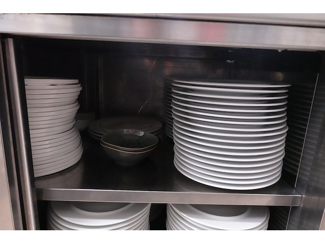 Grote partij diverse borden - afbeelding 1 van  5