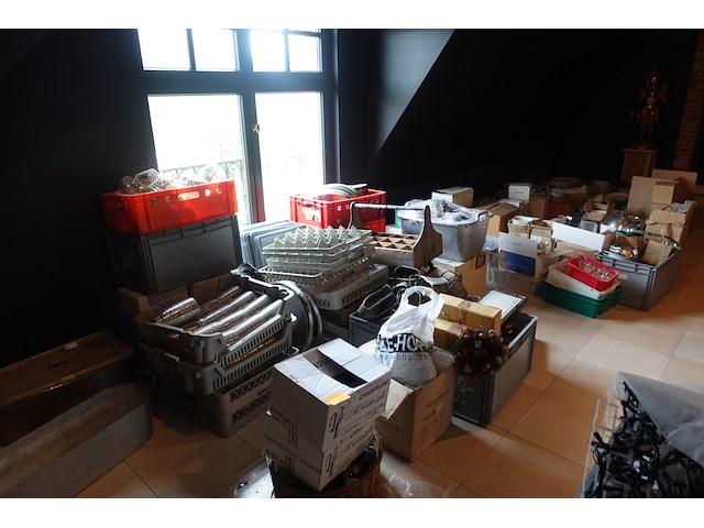 Grote partij diverse borden - afbeelding 1 van  23