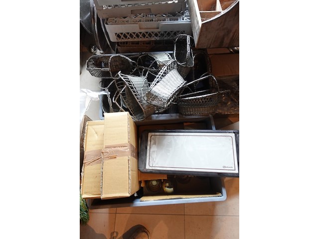 Grote partij diverse borden - afbeelding 22 van  23