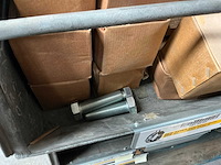 Grote partij diverse bouten - afbeelding 2 van  10