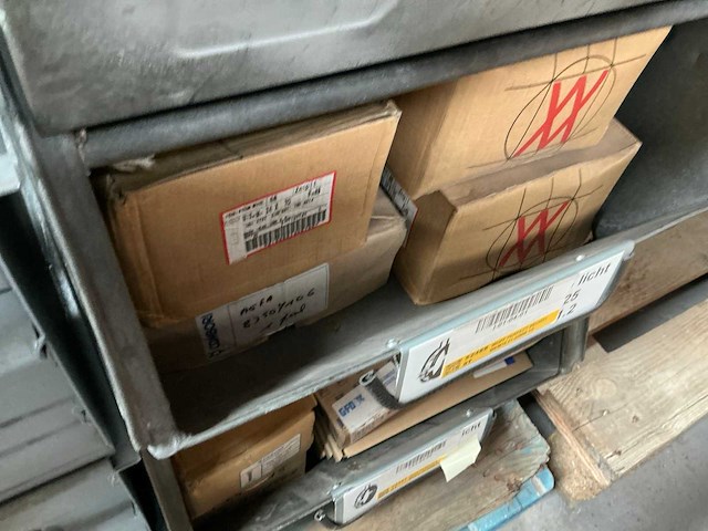 Grote partij diverse bouten - afbeelding 7 van  10