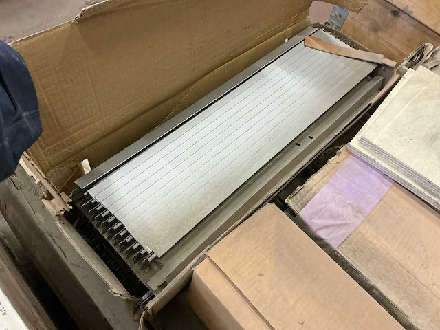 Grote partij diverse bouw- en bevestigingsmaterialen - afbeelding 22 van  29