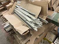 Grote partij diverse bouw- en bevestigingsmaterialen - afbeelding 3 van  8