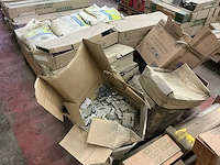 Grote partij diverse bouw- en bevestigingsmaterialen - afbeelding 22 van  37