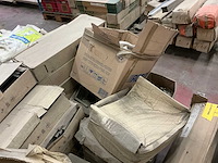 Grote partij diverse bouw- en bevestigingsmaterialen - afbeelding 24 van  37