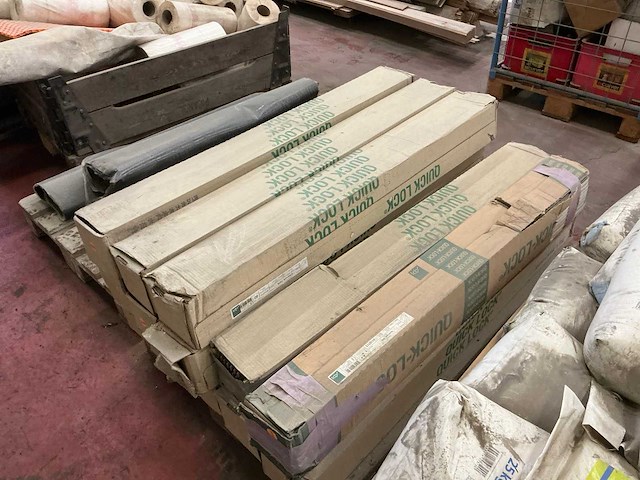 Grote partij diverse bouw- en bevestigingsmaterialen - afbeelding 27 van  37