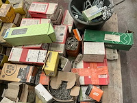 Grote partij diverse bouw- en bevestigingsmaterialen - afbeelding 7 van  8