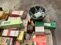 Grote partij diverse bouw- en bevestigingsmaterialen - afbeelding 14 van  37