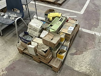 Grote partij diverse bouw- en bevestigingsmaterialen - afbeelding 12 van  19
