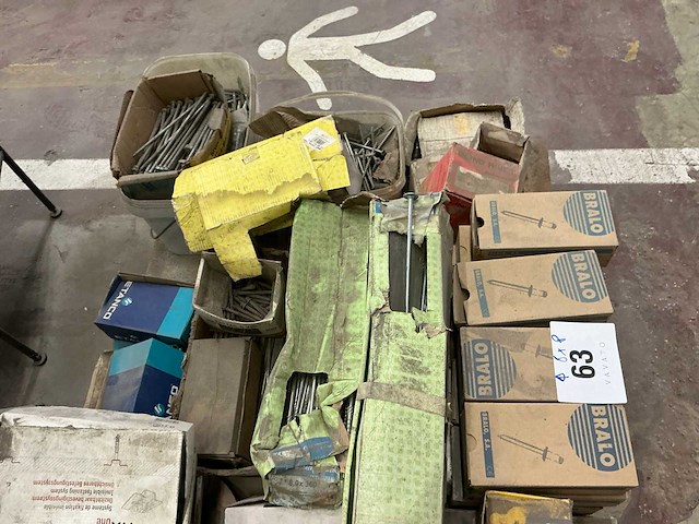 Grote partij diverse bouw- en bevestigingsmaterialen - afbeelding 15 van  19
