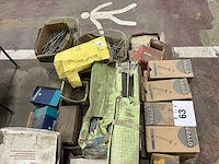 Grote partij diverse bouw- en bevestigingsmaterialen - afbeelding 15 van  19