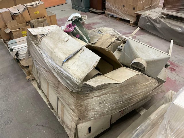 Grote partij diverse bouw- en bevestigingsmaterialen - afbeelding 9 van  24