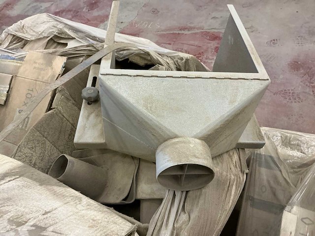 Grote partij diverse bouw- en bevestigingsmaterialen - afbeelding 10 van  24