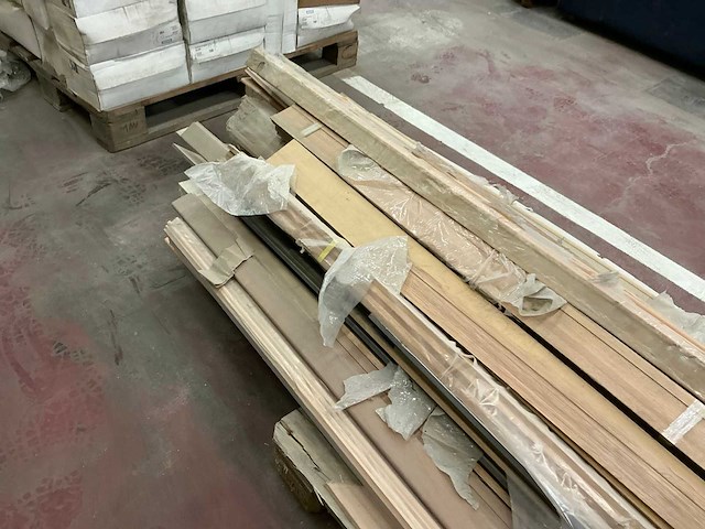 Grote partij diverse bouw- en bevestigingsmaterialen - afbeelding 20 van  24