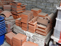 Grote partij diverse dakpannen - afbeelding 3 van  17
