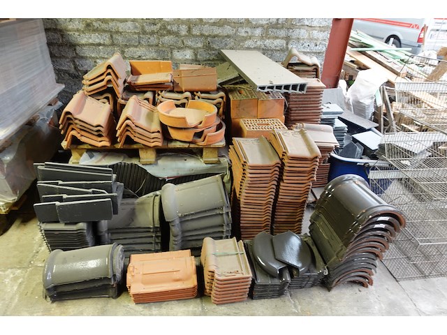 Grote partij diverse dakpannen - afbeelding 5 van  17