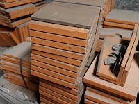 Grote partij diverse dakpannen - afbeelding 6 van  17