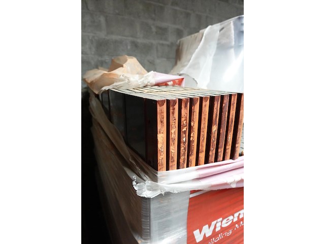 Grote partij diverse dakpannen - afbeelding 7 van  17