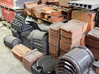 Grote partij diverse dakpannen - afbeelding 9 van  17