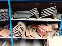 Grote partij diverse dakpannen - afbeelding 13 van  17