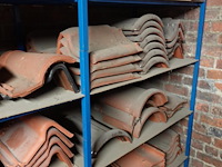 Grote partij diverse dakpannen - afbeelding 16 van  17