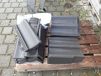 Grote partij diverse dakpannen - afbeelding 6 van  9