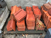 Grote partij diverse dakpannen - afbeelding 2 van  24