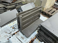 Grote partij diverse dakpannen - afbeelding 11 van  24