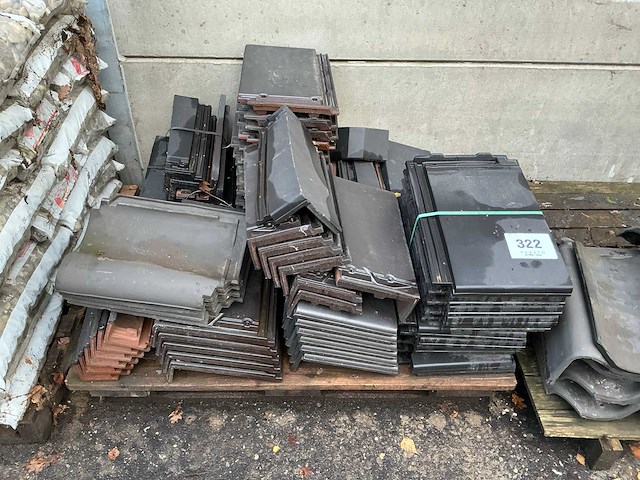 Grote partij diverse dakpannen - afbeelding 12 van  24