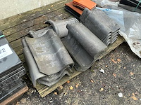 Grote partij diverse dakpannen - afbeelding 18 van  24