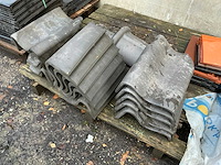 Grote partij diverse dakpannen - afbeelding 19 van  24