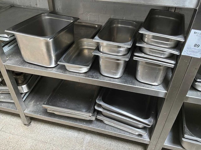 Grote partij diverse gastronormbakken - afbeelding 1 van  2