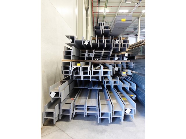 Grote partij diverse h-balken - afbeelding 1 van  10