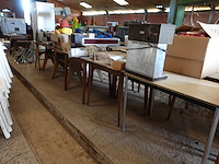 Grote partij diverse houten tafels - afbeelding 2 van  6
