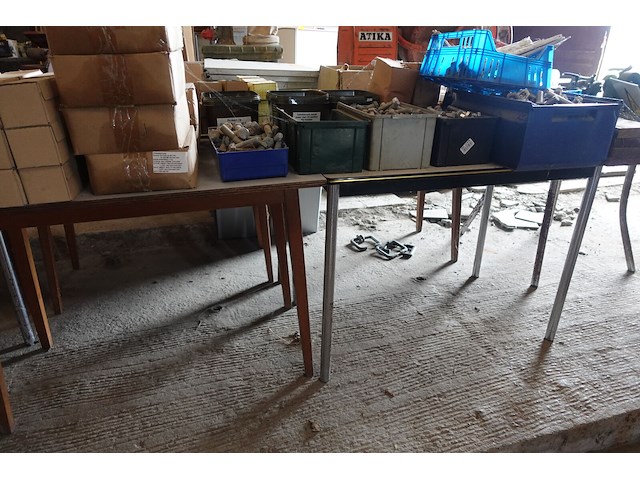 Grote partij diverse houten tafels - afbeelding 3 van  6