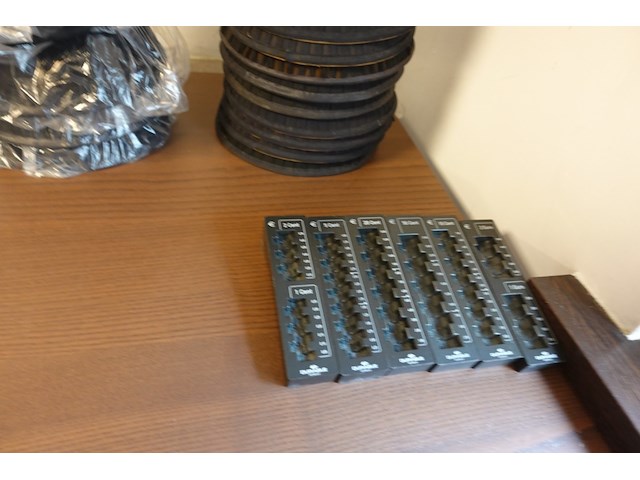 Grote partij diverse inhoud bureau - afbeelding 4 van  14