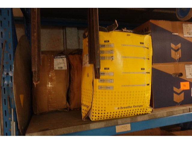 Grote partij diverse isolatiepluggen - afbeelding 20 van  22