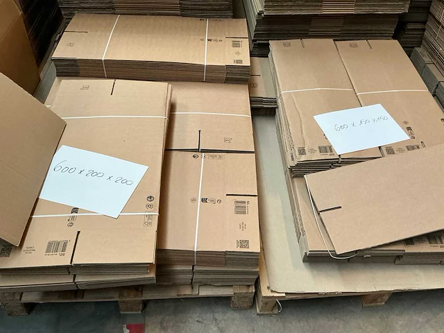 Grote partij diverse kartonnen dozen - afbeelding 7 van  21